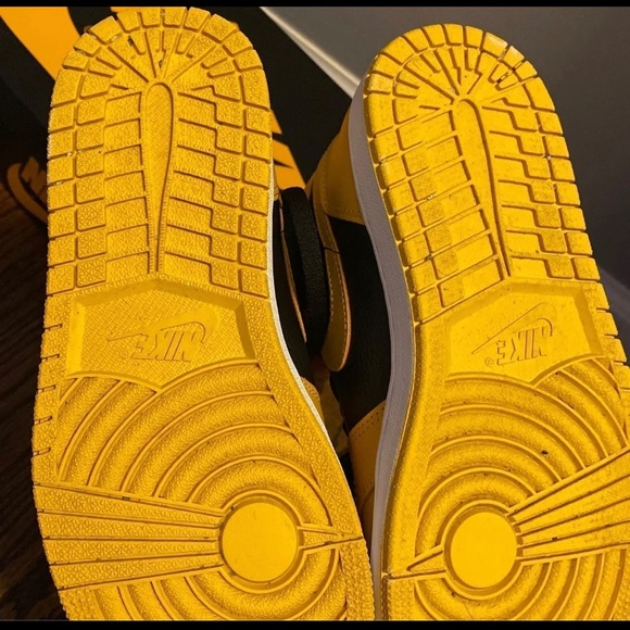 Air Jordan 1 Retro high OG - Picture 3 of 5